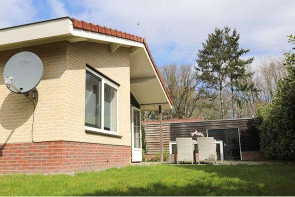 Villa Huinerhofje 2 - Vrijstaand Met Grote Omheinde Tuin, Rust, Privacy En Nabij Bossen à Putten Extérieur photo